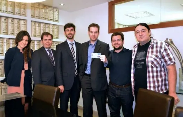 Fundación de Coinffeine (2013), la 1ª empresa del mundo constituida con bitcoins