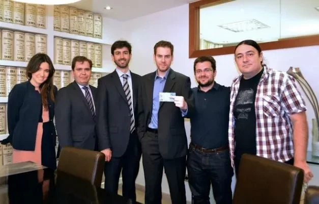 Fundación de Coinffeine (2013), la 1ª empresa del mundo constituida con bitcoins